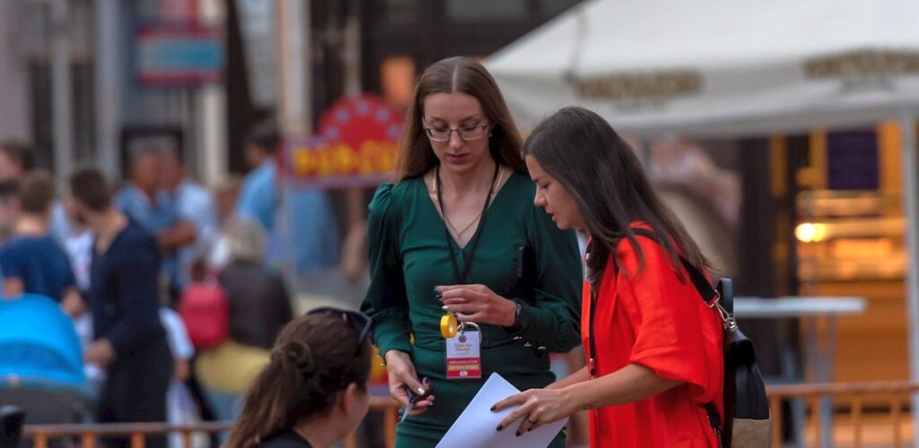 Zlatne žice Slavonije - Najveći festival tamburaške glazbe u Hrvatskoj - Antonija i volonteri – naše zvijezde "Zlatnih žica Slavonije"