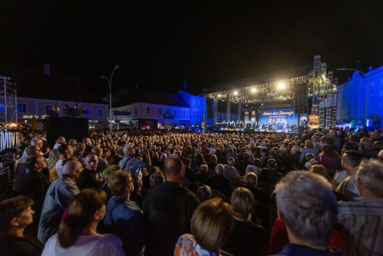 Zlatne žice Slavonije - Najveći festival tamburaške glazbe u Hrvatskoj - Naslovnica